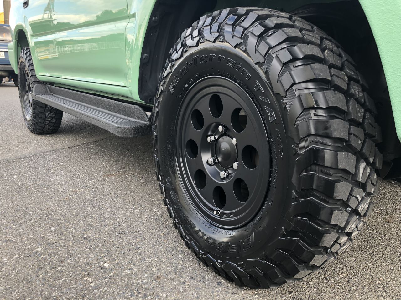 NEW！BFグッドリッチ！ Mud-Terrain T/A KM3をデモカーに装着しました